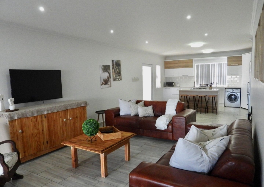 To Let 3 Bedroom Property for Rent in Aston Bay Eastern Cape